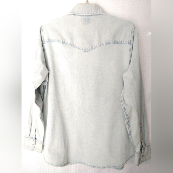 Women's Levi's Western Denim Jean Shirt Cowgirl Ranchwear Pearl Snap Red Tab 1X - Picture 7 of 7